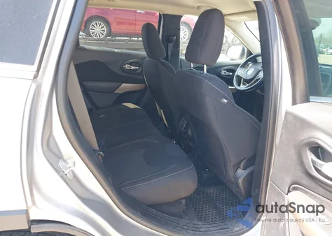 2017 Jeep Cherokee Latitude 4X4 from USA, damaged, VIN 1C4PJMCS3HW601041